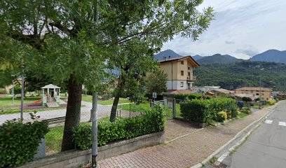 Imagen de Parco giochi comunale situado en Malegno, Provincia di Brescia