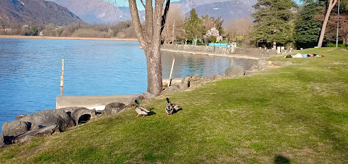 Imagen de Parco giochi comunale per bambini situado en Pusiano, Provincia di Como